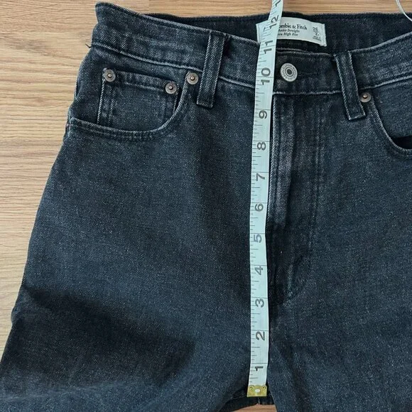 Abercrombie & Fitch Ultra High Rise Ankle Straight Jeans in Washed Black Size 2 - Picture 12 of 13